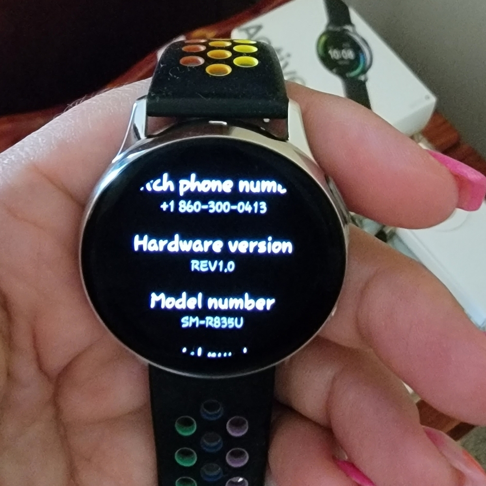 Samsung Smart Watch - Picture 10 of 11